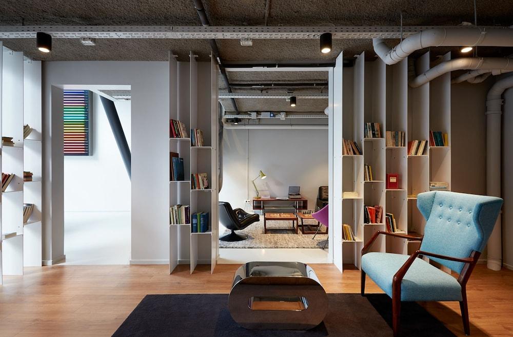 Hotel The Social Hub L'Aia Esterno foto
