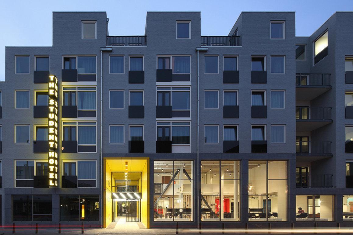 Hotel The Social Hub L'Aia Esterno foto