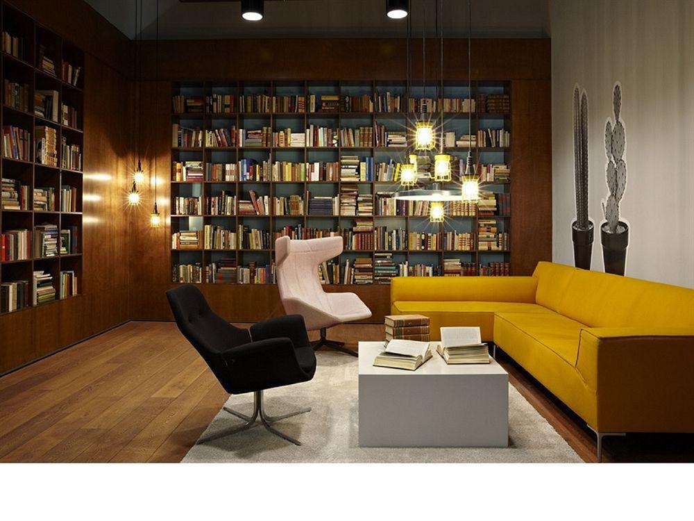Hotel The Social Hub L'Aia Esterno foto