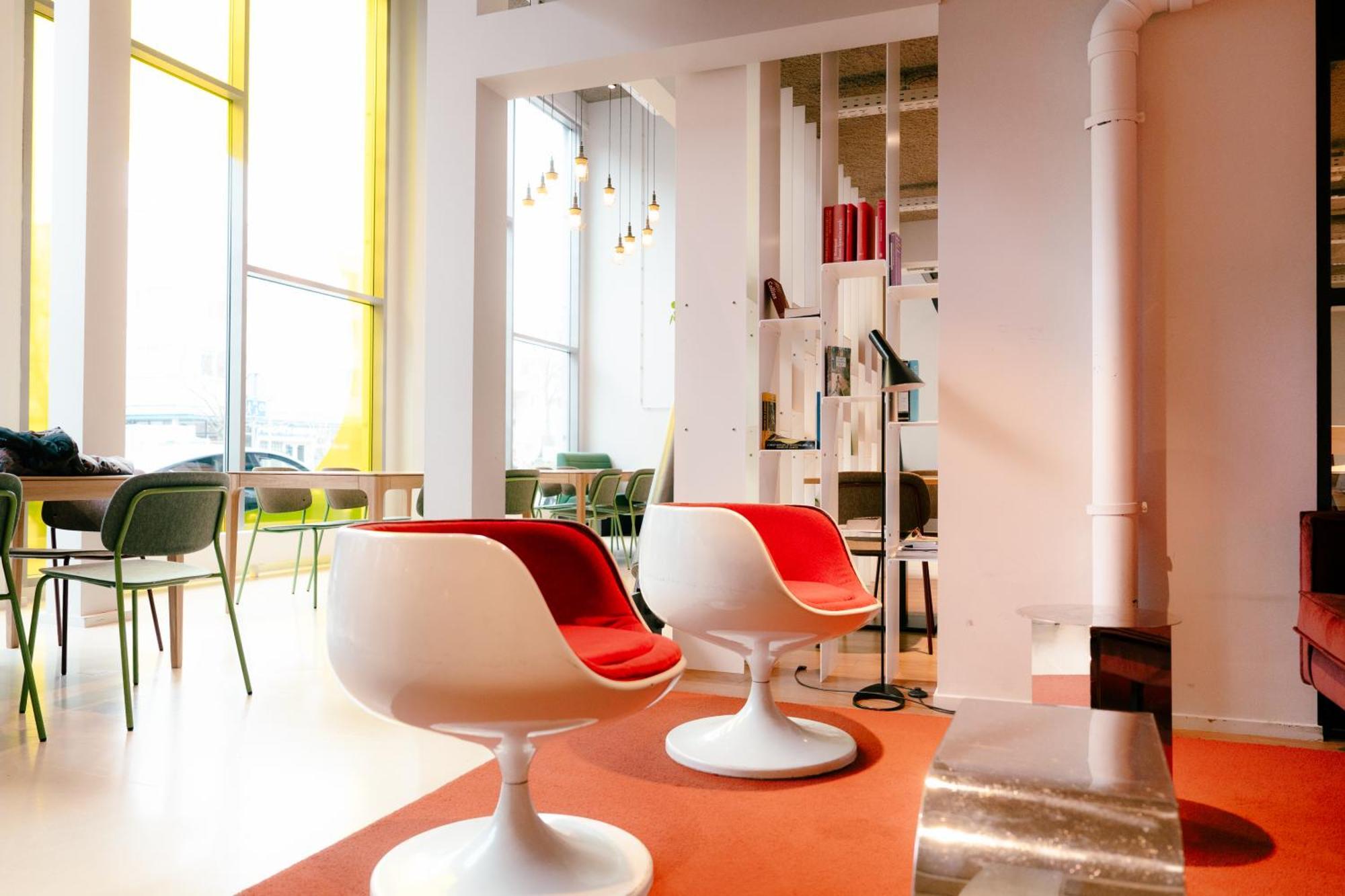 Hotel The Social Hub L'Aia Esterno foto